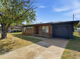 613 Crestview Dr, Granbury, TX 76048