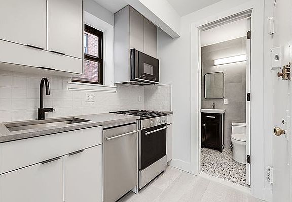 5th image of 442 E 75th St APT 4A