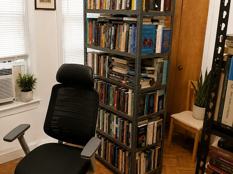 102 Highland Ave — Photo 3