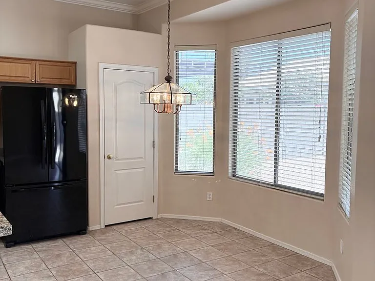 1083 W Aspen Ave — Photo 7