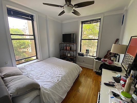 5th image of 11 1/2 W 84th St APT 3D