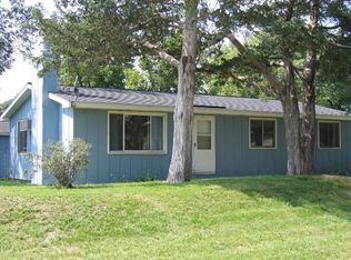 9511 Yorkshire Ln, Eden Prairie, MN 55347