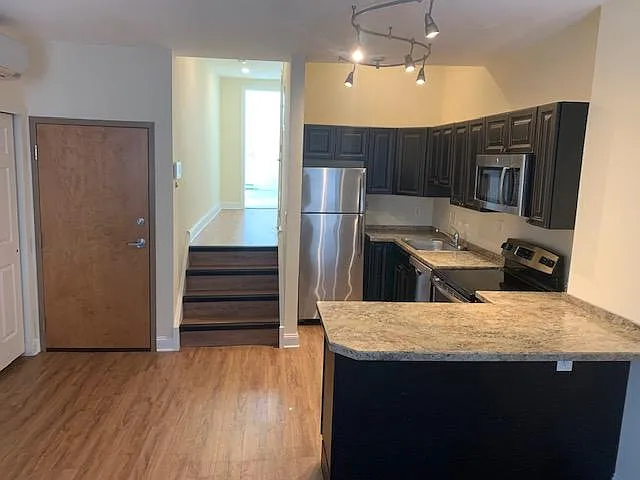 1 bed, 515 sqft, $1,350 — Photo 4