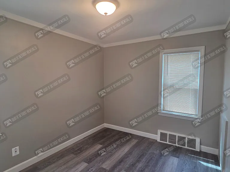 8460 Timken Ave — Photo 7
