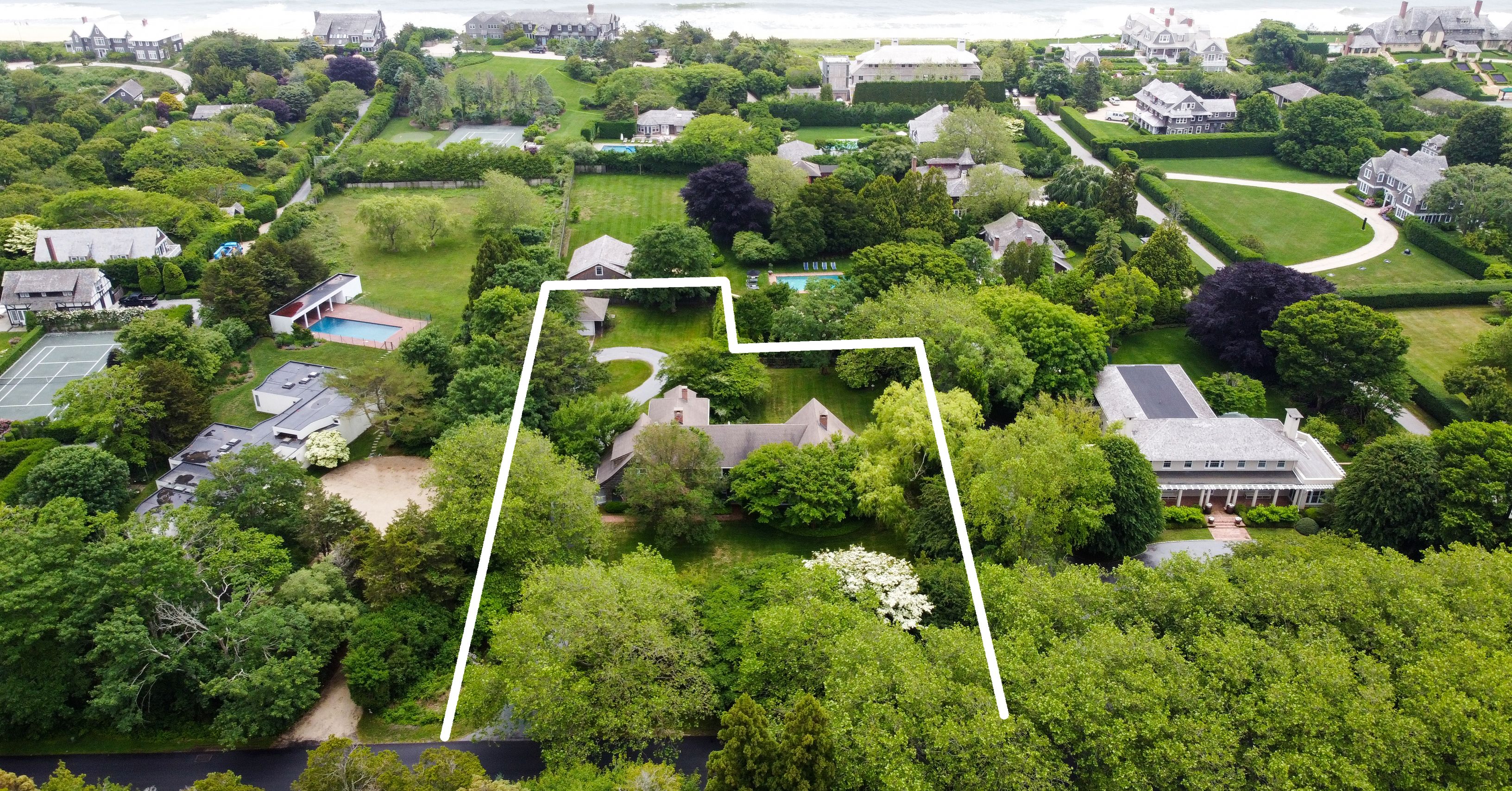 53 Lily Pond Ln, East Hampton, NY 11937 Out East