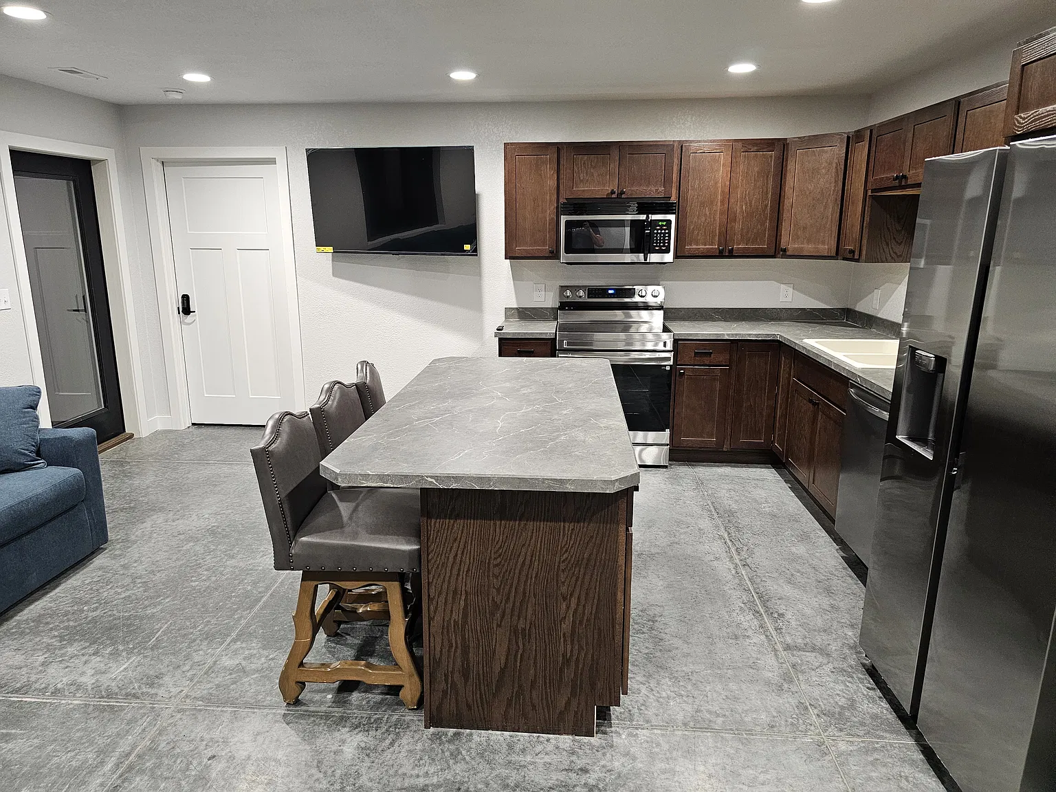 2 bed, $1,600 — Photo 3