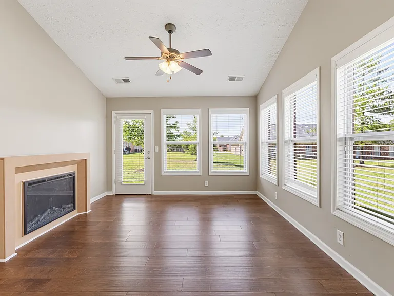 395 Devon Chase Hl #1004 — Photo 21