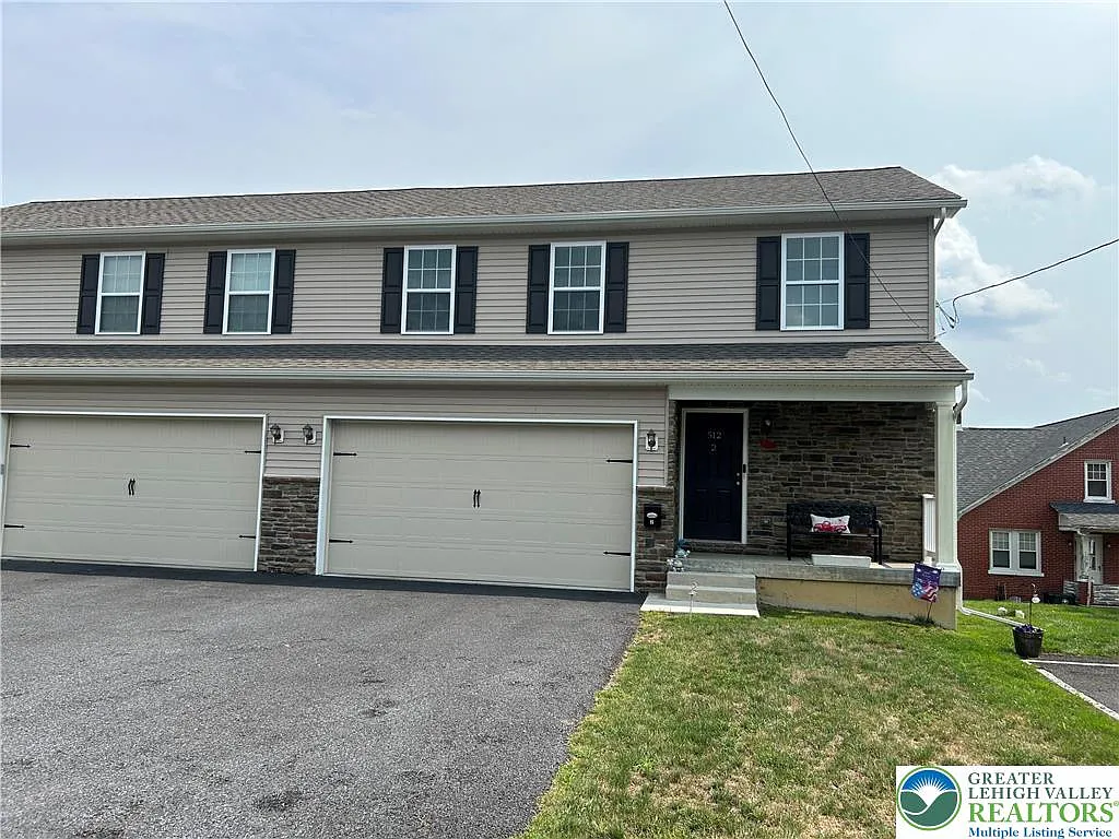 3 bed, 2.5 bath, 1347 sqft, $2,295 — Photo 1
