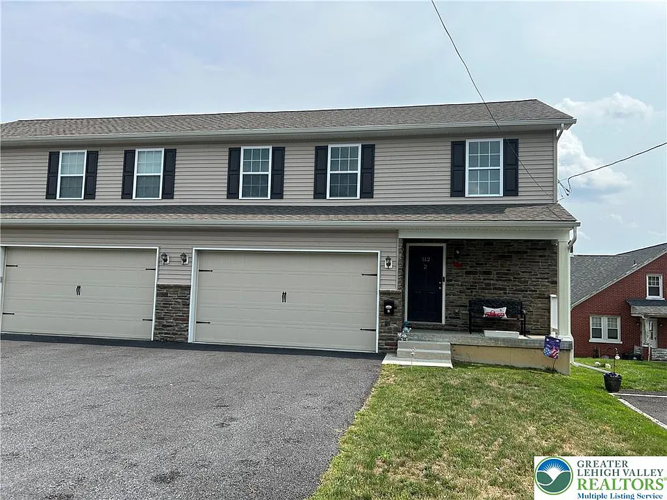512 Penn St #2