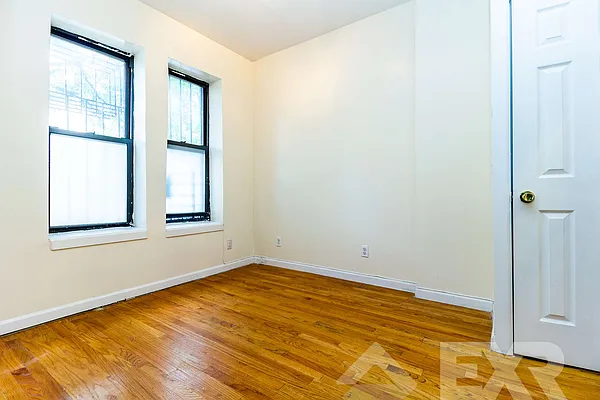 Rented by EXR | media 25