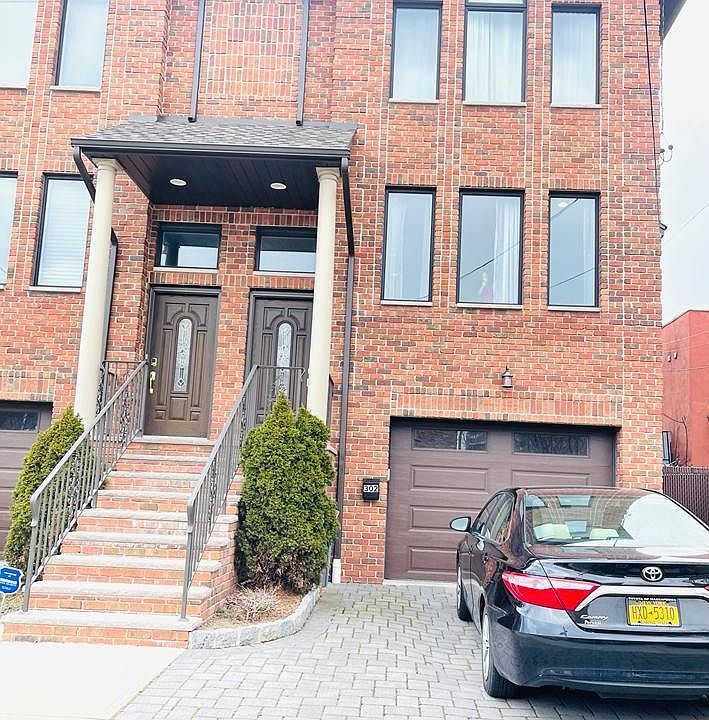 1st image of 302 Grant Ave