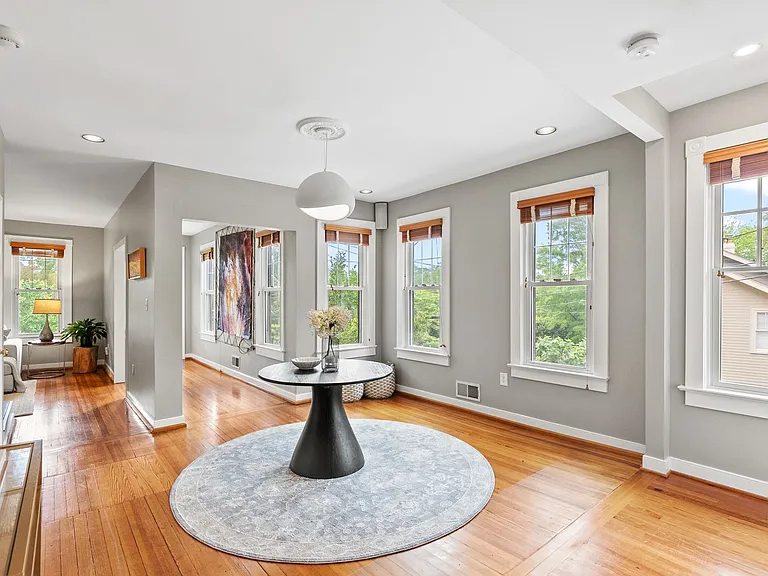 5213 Cathedral Ave NW — Photo 6