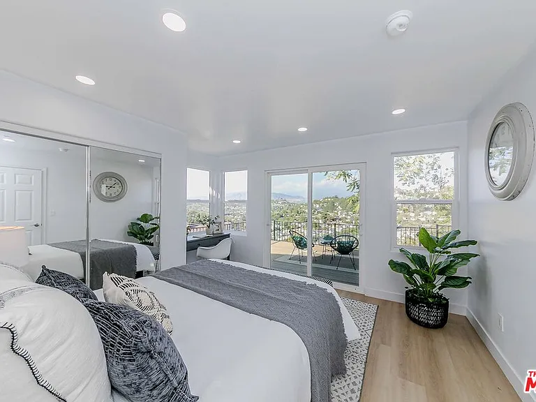 1832 Burnell Dr — Photo 7