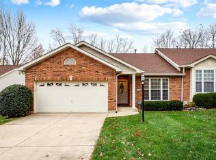904 Lexington Estates Dr, Godfrey, IL 62035