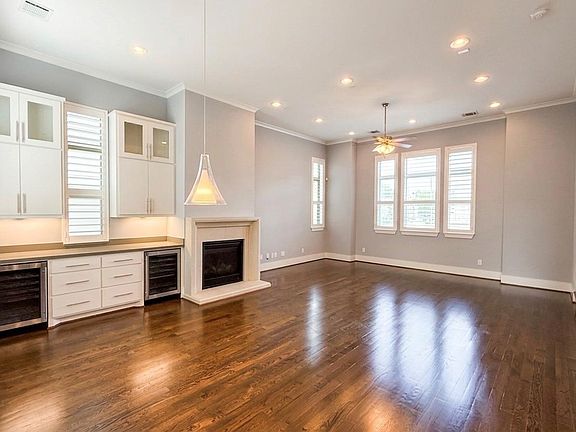 3rd image of 2115 Detering St