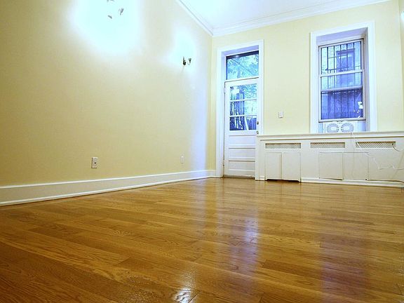 2nd image of 216 E 77th St APT 1A