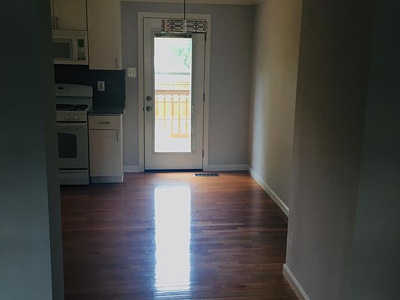 3rd image of 408 E Raymond Ave #B