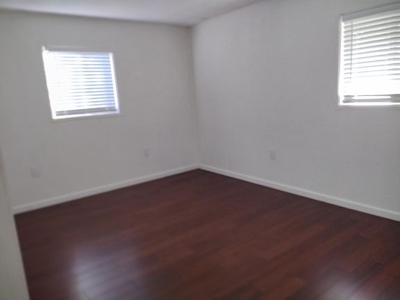 4th image of 3411 N Windcrest Dr
