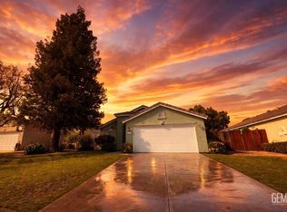 8806 Rollingbay Dr, Bakersfield, CA 93312