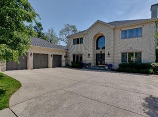 3435 Pynsky Rd, Glenview, IL 60026