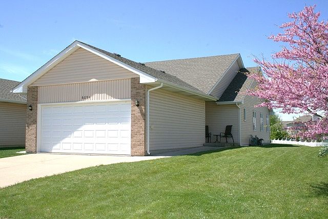1st image of 605 Flanagan Dr Unit B