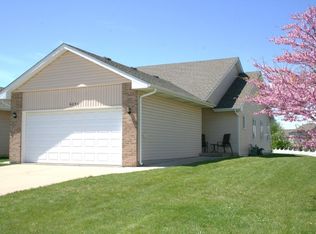 605 Flanagan Dr UNIT B, Minooka, IL 60447