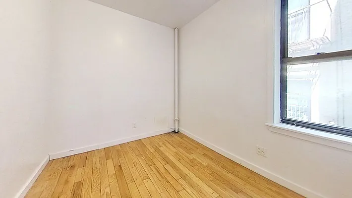 Rented by Bond New York | media 5