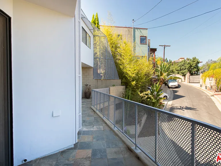 2216 Bancroft Ave — Photo 12