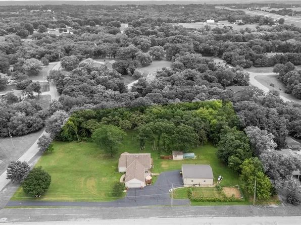 32435 W 91st St, De Soto, KS 66018