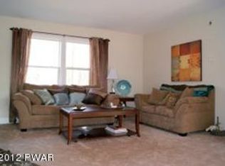 144 Deer Trail Dr, Hawley, PA 18428