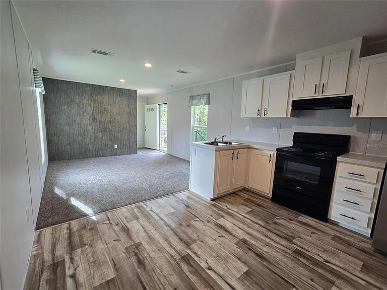 24048 Ermine Rd — Photo 12