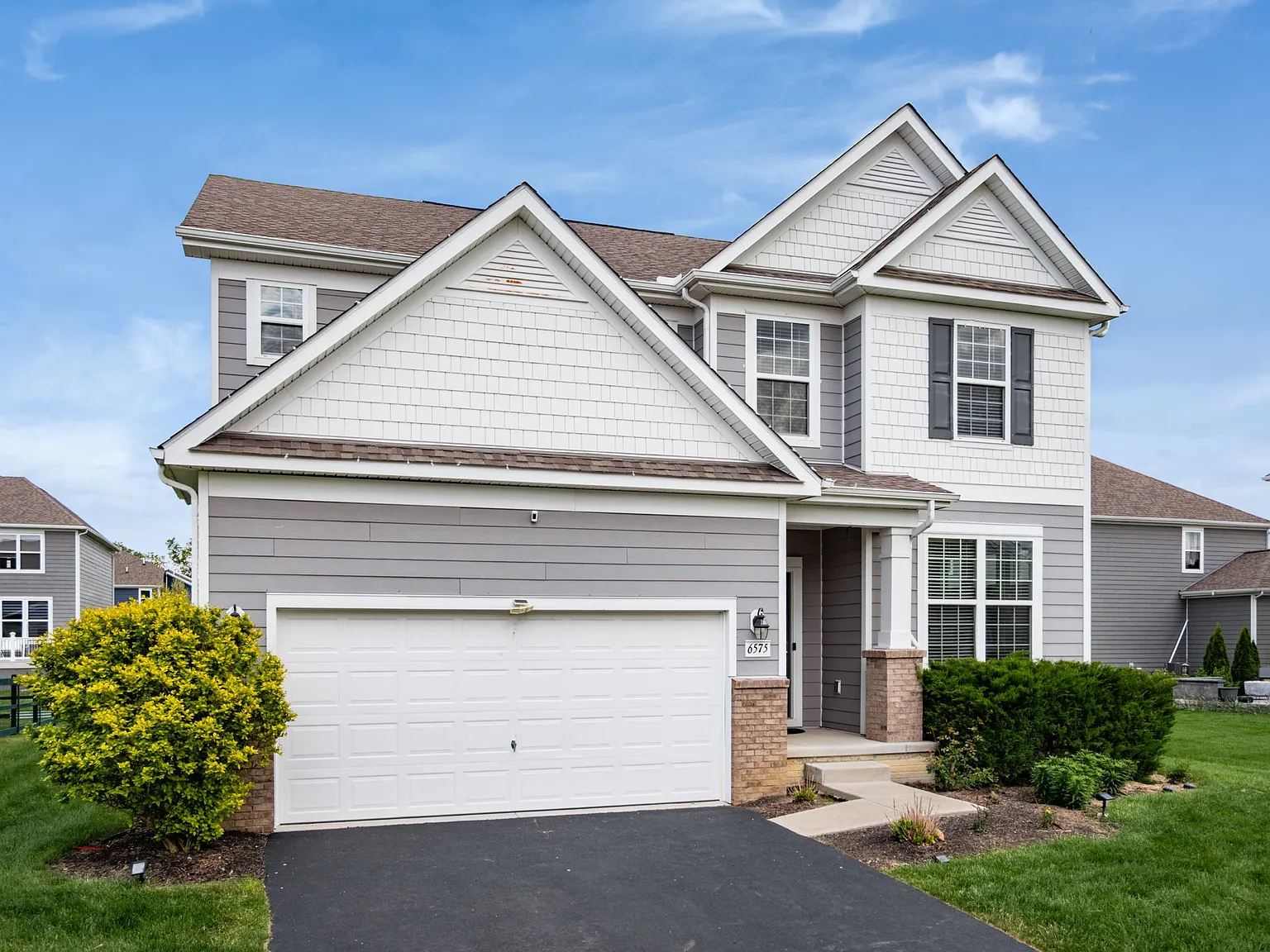 4 bed, 3.5 bath, 4026 sqft, $3,699 — Photo 4
