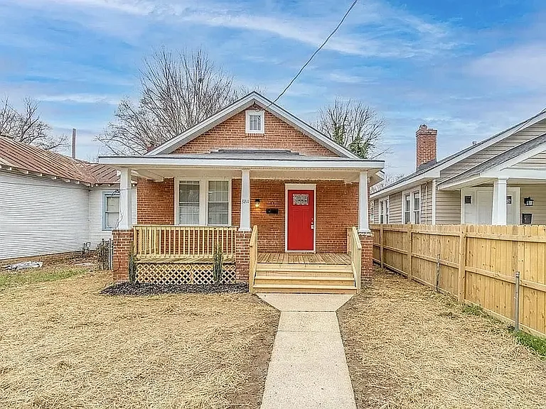 3211 Stockton St — Photo 13
