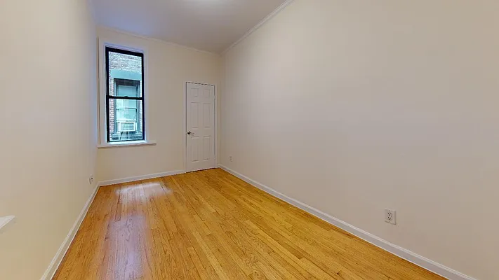 Rented by Bond New York | media 15