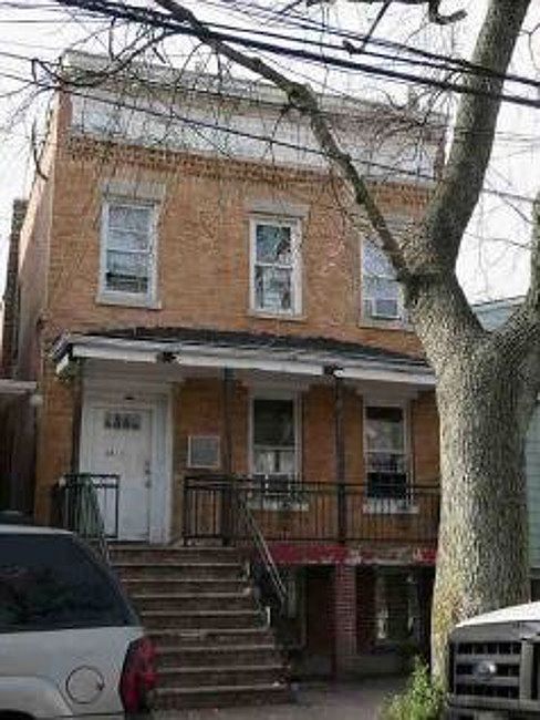 2nd image of 3420 100th St #2