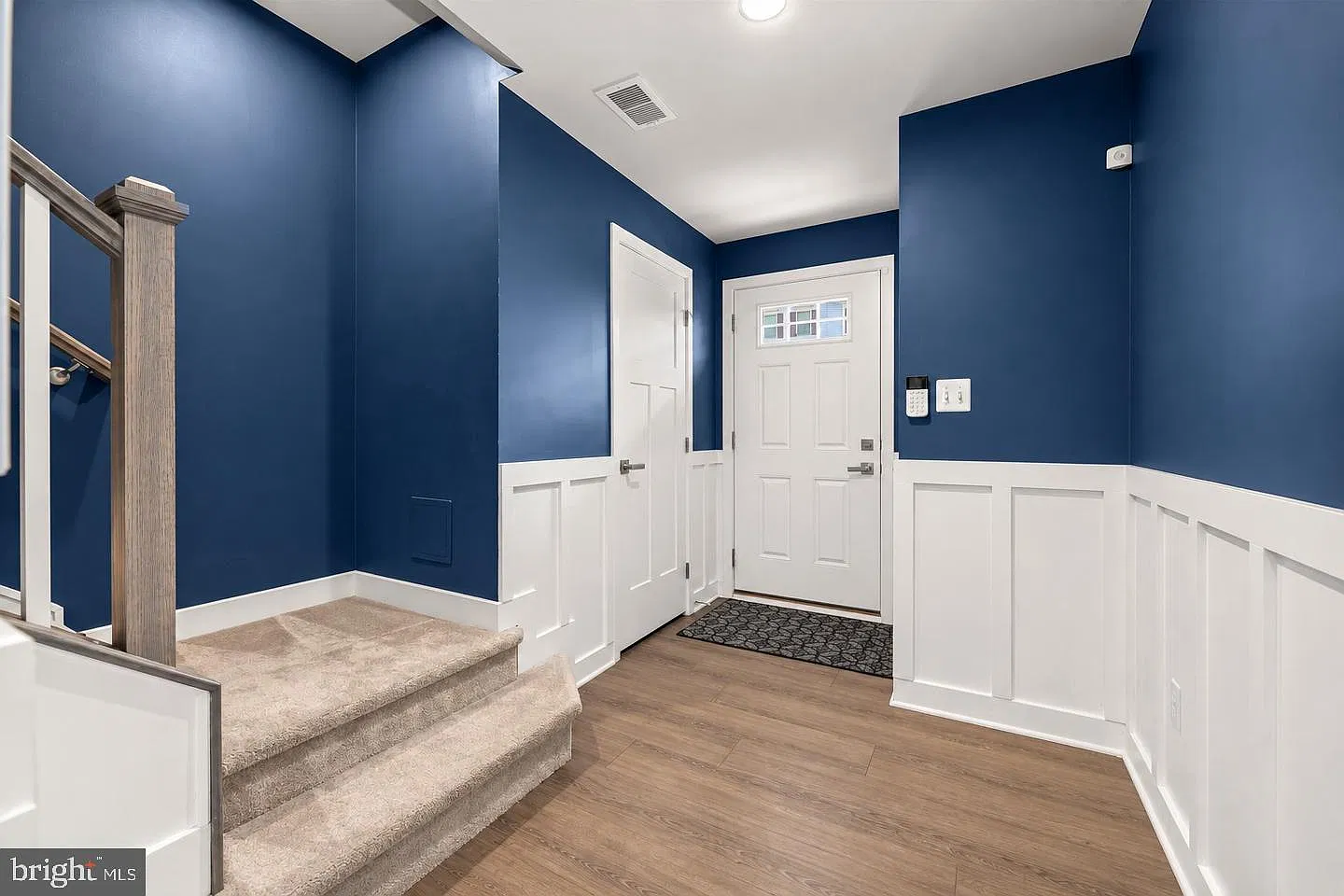 3 bed, 4.0 bath, 1940 sqft, $3,250 — Photo 2