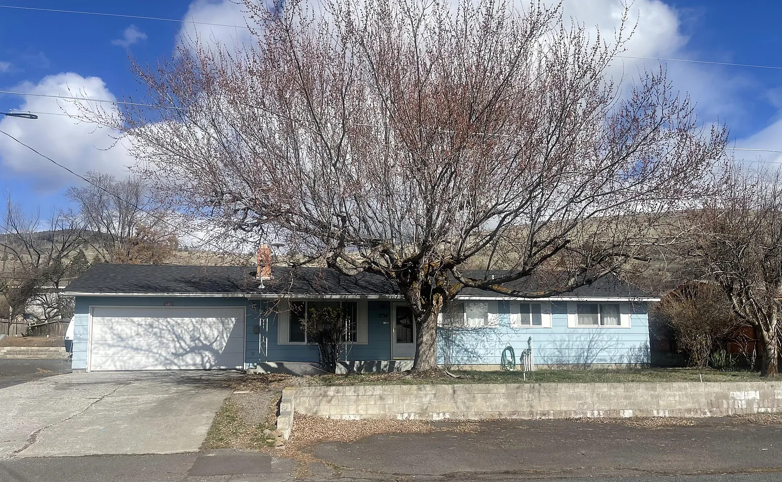 1735 Chinchalla Way photo 1