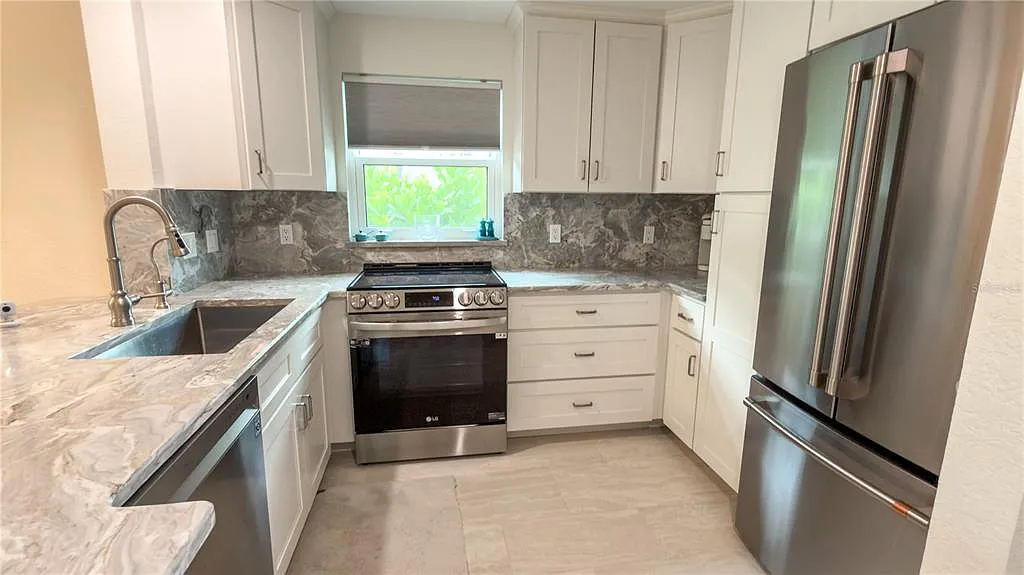 2 bed, 2.0 bath, 920 sqft, $2,500 — Photo 4