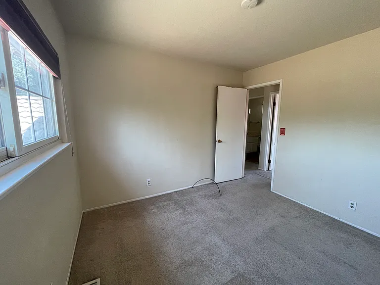 4935 Massachusetts Dr — Photo 21