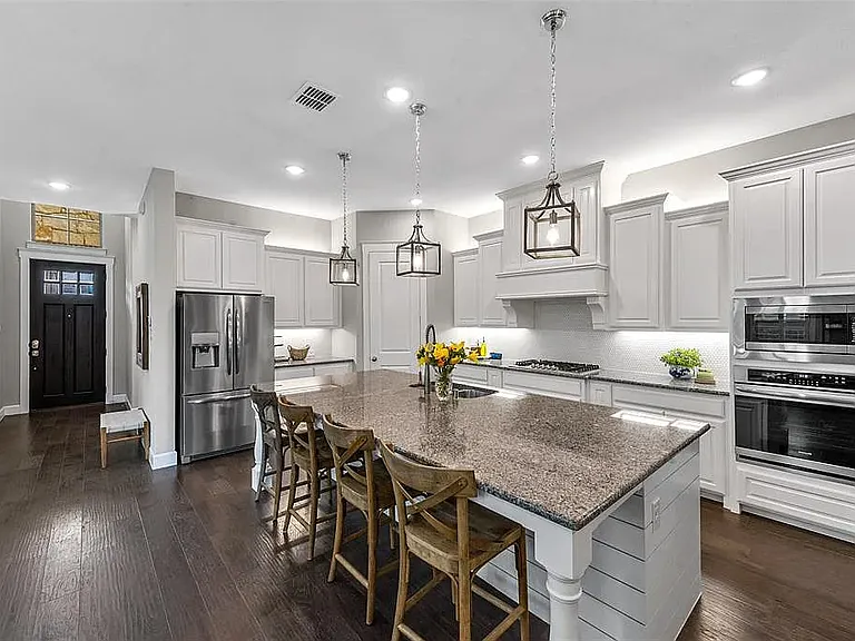 1266 Ocean Breeze Dr — Photo 6