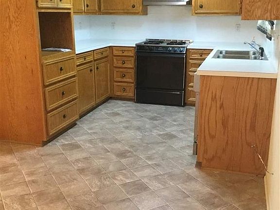 4th image of 6840 Essex Ln