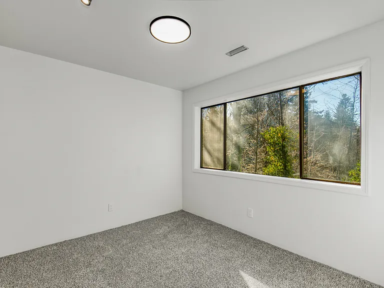 11525 SE Flavel St — Photo 24