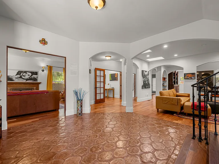 8302 S Sepulveda Blvd — Photo 67