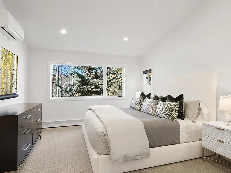 55 Smuggler Grove Rd — Photo 38