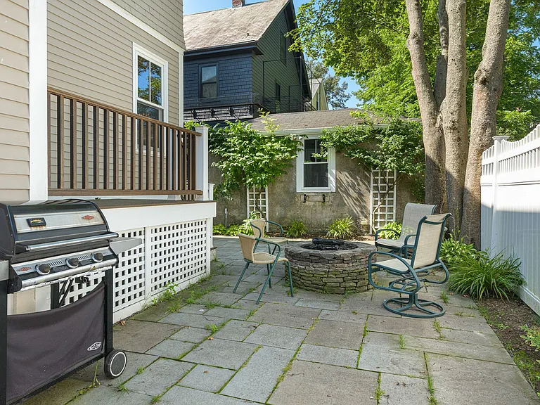 8 Bush St — Photo 36