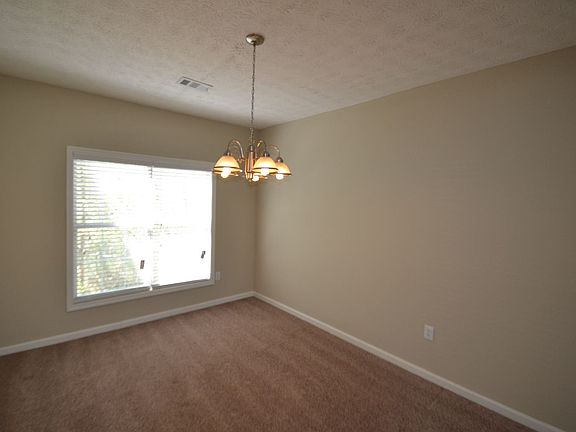 3rd image of 603 Dunkirk Ct