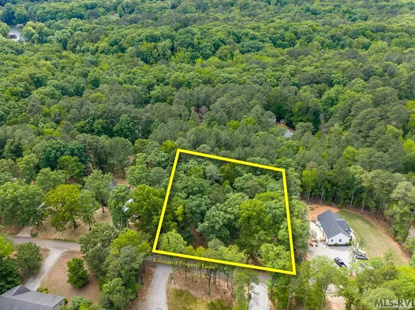 2 Jamestown Ln, Bracey, VA 23919