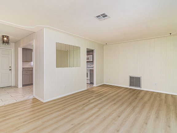 5th image of 4785 Worth Ave