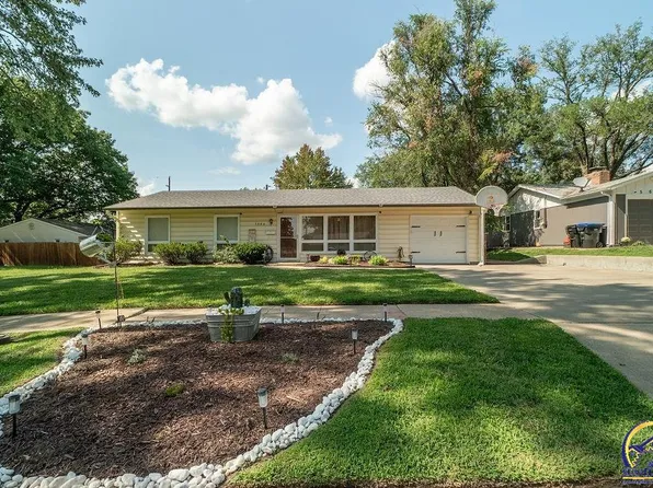 5606 SW 17th Ter, Topeka, KS 66604