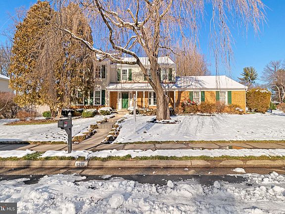 4th image of 9218 Briary Ln